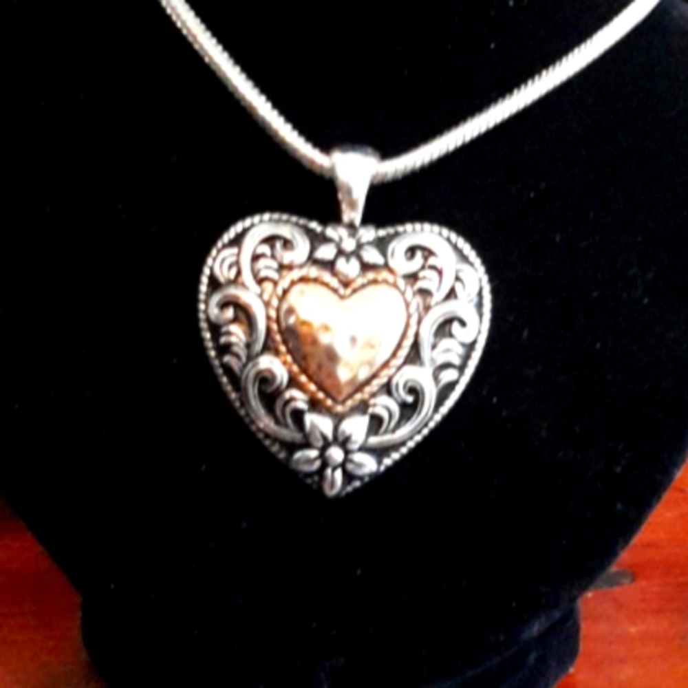 NEW SILVER & GOLD HEART NECKLACE